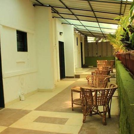 Urban Ville Hotel Poona Buitenkant foto